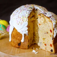 Russian Easter Cake (Kulich)